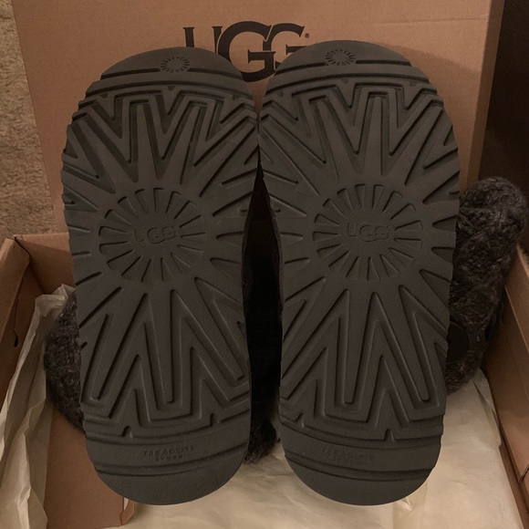 UGG sweater boots(Tall) - Picture 4 of 7